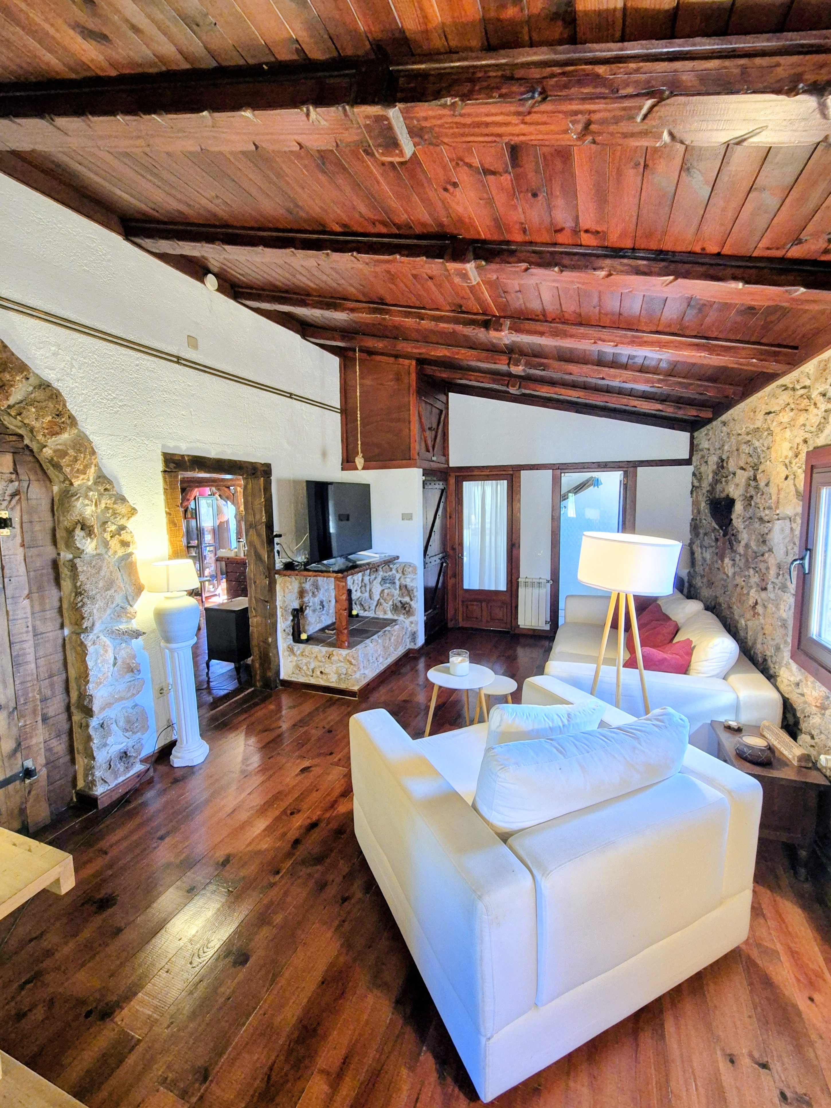 Rustic Farmhouse photo 1