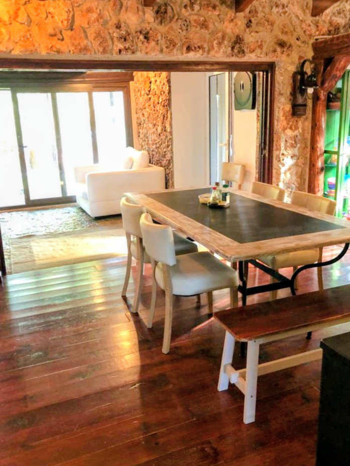Rustic Farmhouse photo 7