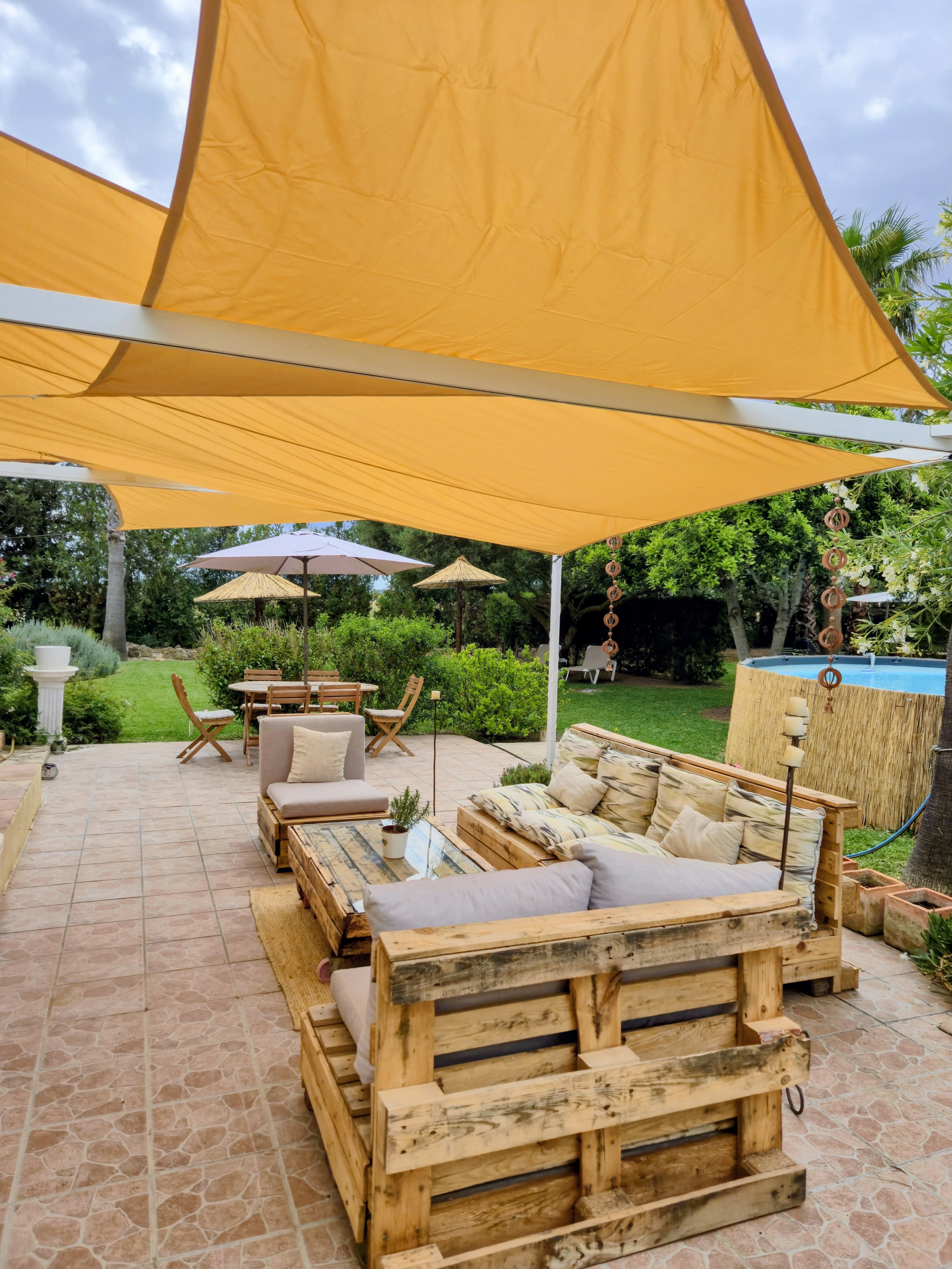 Terraces and outdoor social areas photo 2
